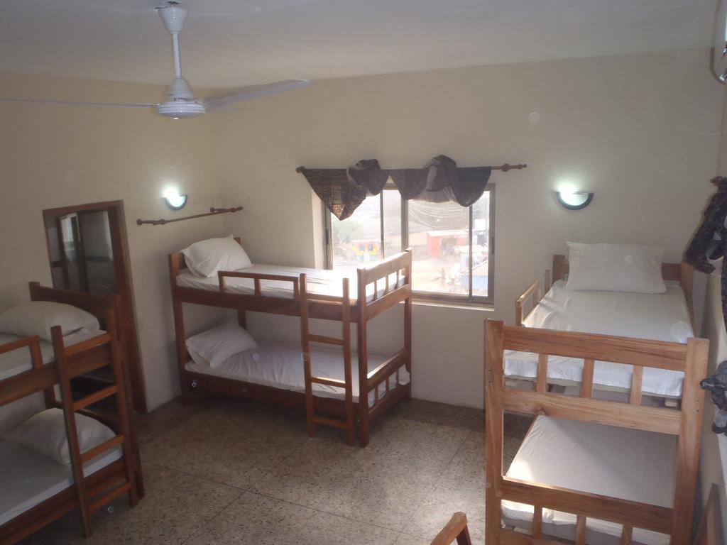 The Sleepy Hippo Hotel Άκρα Δωμάτιο φωτογραφία
