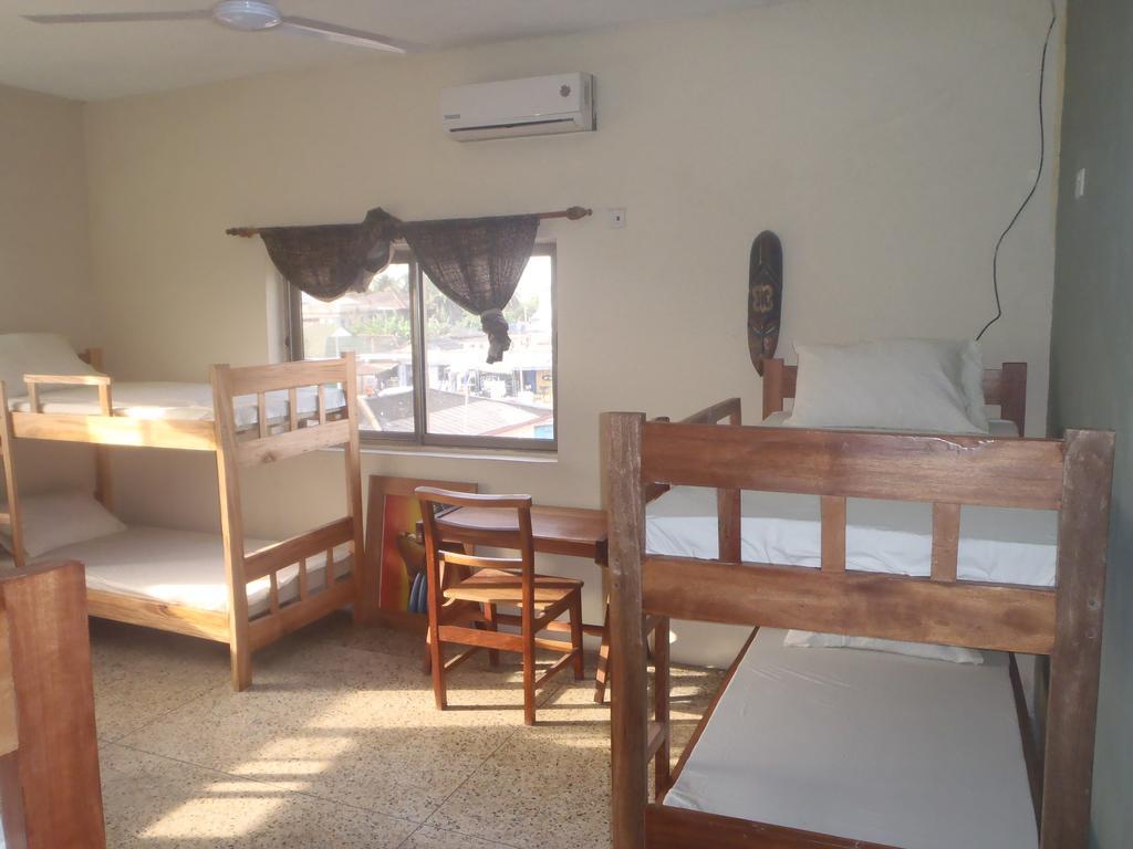 The Sleepy Hippo Hotel Άκρα Δωμάτιο φωτογραφία